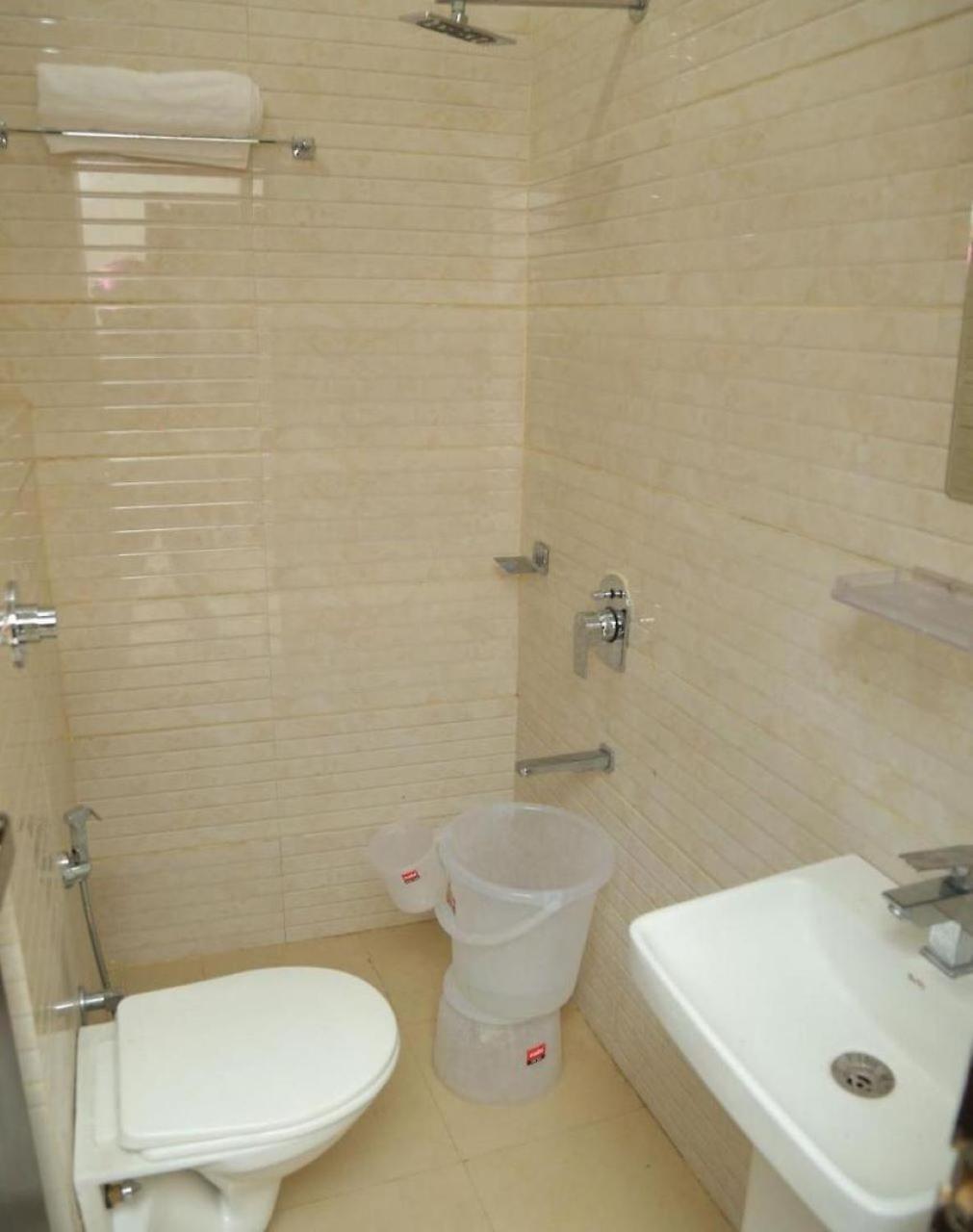 Hotel Golden Dreams Amritsar Exterior foto